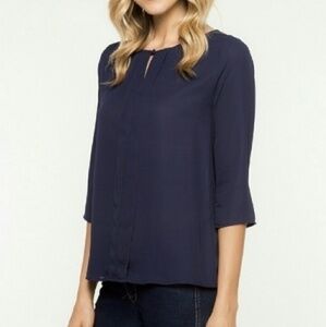 Elegant Front Keyhole top 💙